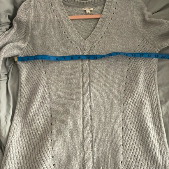 grey sweater - Picture 1 of 3